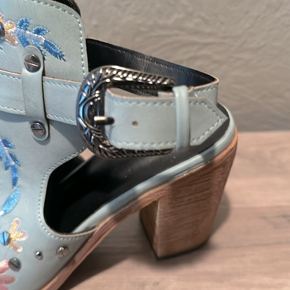 Embroidered Turquoise Booties - Picture 5 of 5